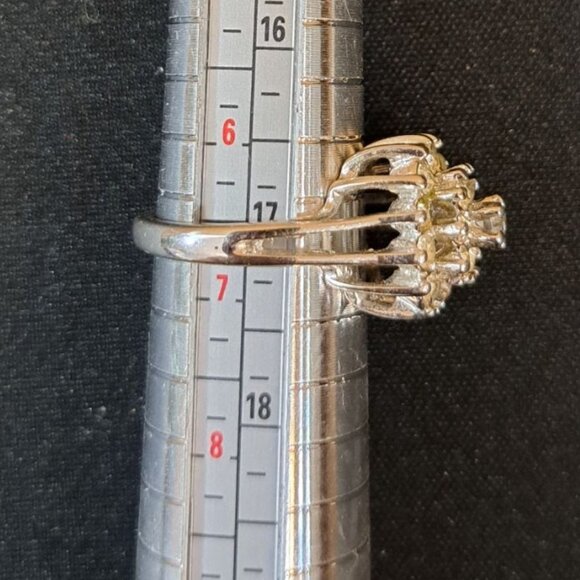 Vintage 18 BK HGE White Gold Rhinestone Cluster Ring  Size 6.5 - Picture 5 of 7